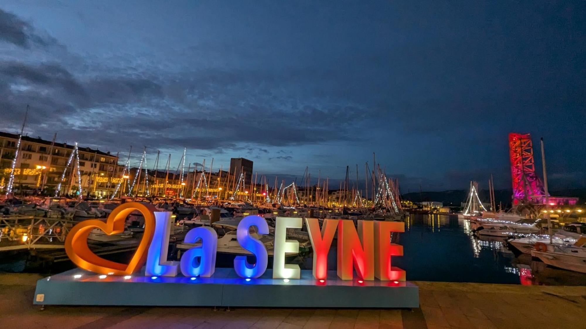Appartement Avec Piscine Et Garage Proche Plage Et Commerces La Seyne-sur-Mer Eksteriør bilde